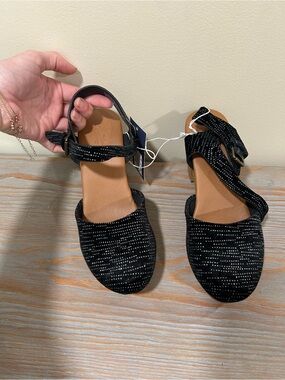NWT Universal Threads